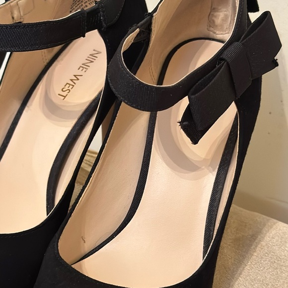 Elegant Nine West heels, size 8 1/2 8.5 - black with bow - Picture 2 of 10
